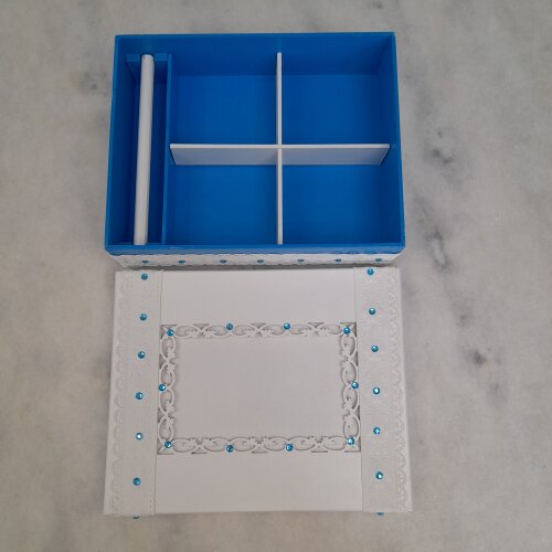 Caixa em mdf para joia / biju branca e azul c/ divisória