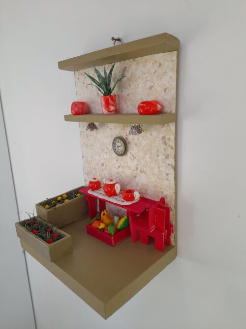 Quadro em mdf nas cores concreto e vermelho decorado