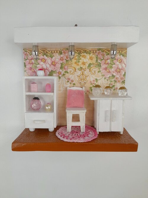 Quadro em mdf cor mineral  decorado com rosa florido decorado com