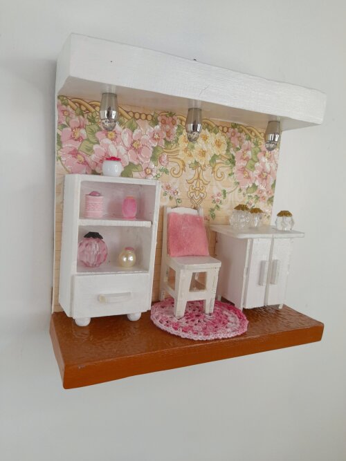 Quadro em mdf cor mineral  decorado com rosa florido decorado com
