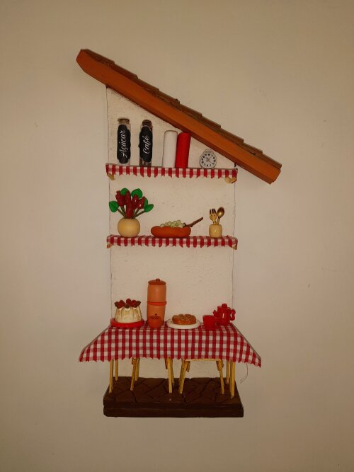 Quadro em mdf e madeira cenário de cozinha decorado com miniatur