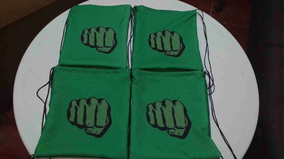 Mochilinha Hulk