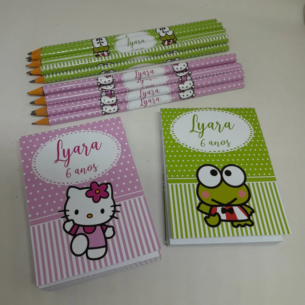 Kit 20 Lembrancinhas Bloquinho com Lápis Hello kitty e Sapinho K