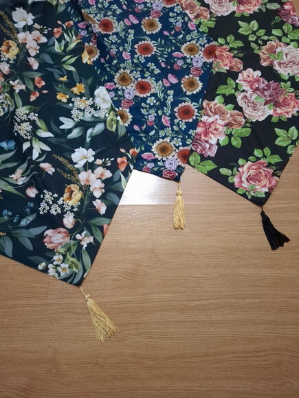 Caminho de Mesa Floral