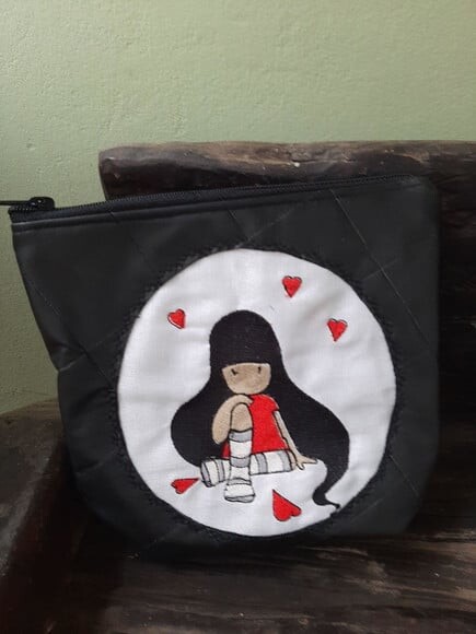 Necessaire napa bordada