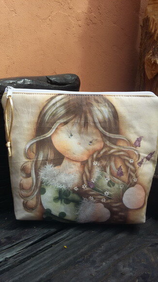 Necessaire meninas