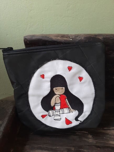 Necessaire napa bordada