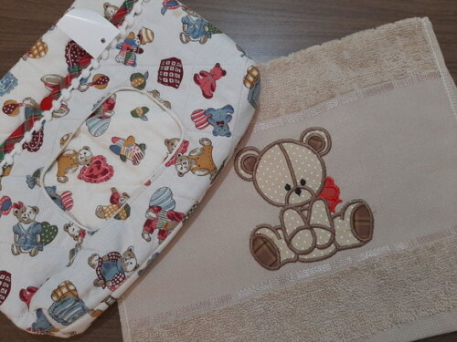Necessaire para bebê com toalha