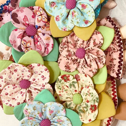 BONECA FLOR