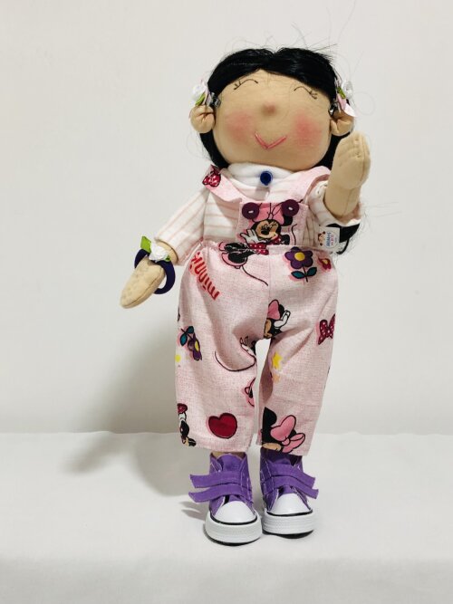 Boneca oriental inclusiva-traqueo e GTT