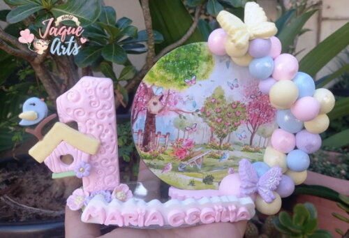Vela/topo de Bolo Cenário Personalizada Biscuit Jardim