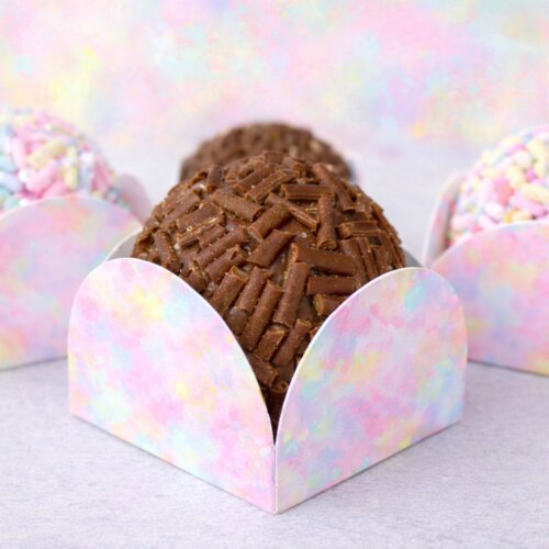 50 Forminhas para docinhos Candy Color