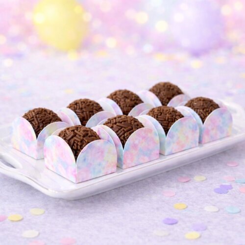 50 Forminhas para docinhos Candy Color