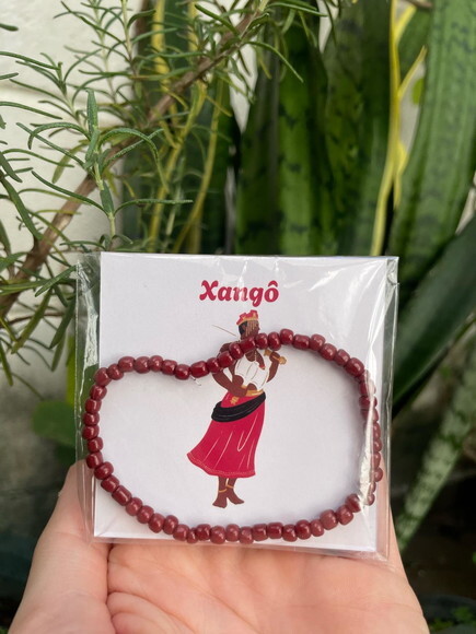 Lembrancinha Xangô Pulseira de Miçangas com Card