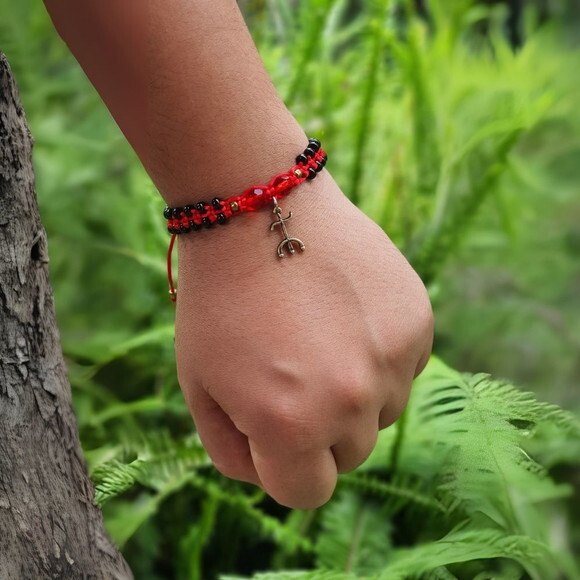 Pulseira de Macramê - Pomba Gira