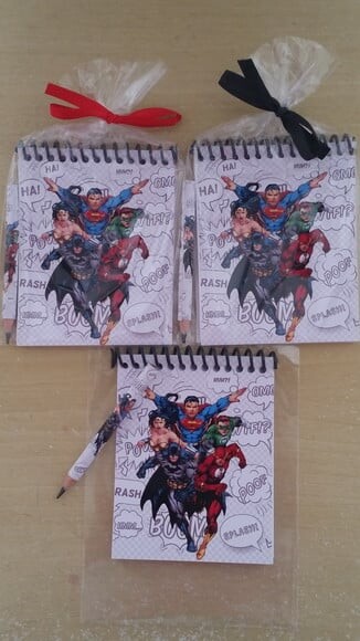Bloquinho de anotações com mini lápis SUPER HERÓIS