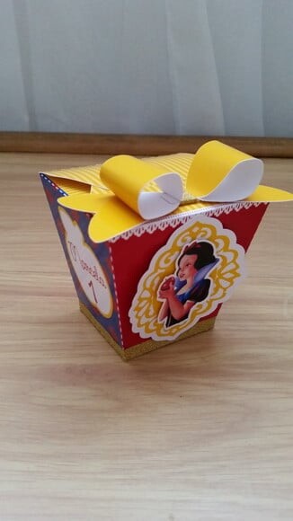 Caixa Sushi Branca de Neve