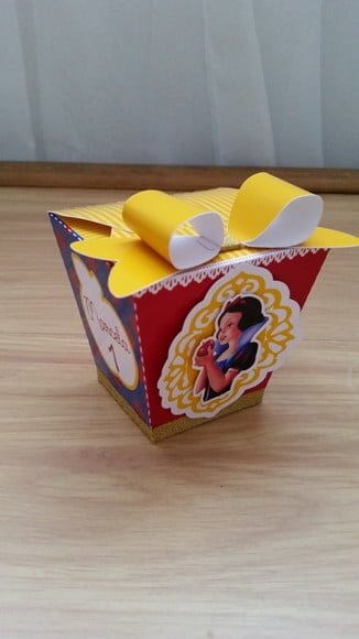 Caixa Sushi Branca de Neve