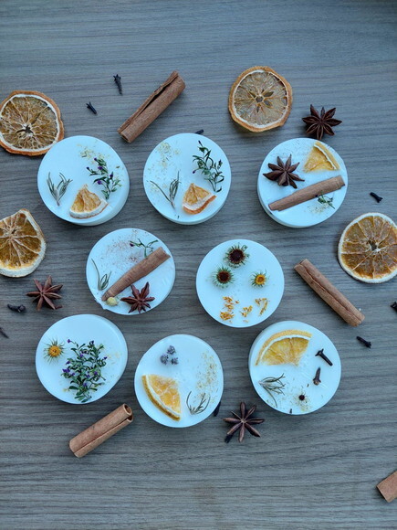 Sabonete Artesanal Decorado com Flores Naturais Desidratadas