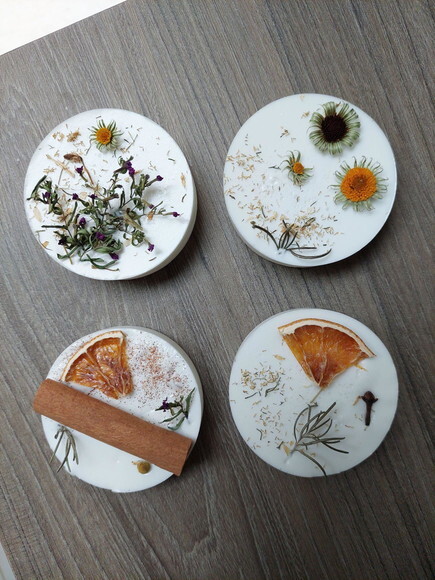 Sabonete Artesanal Decorado com Flores Naturais Desidratadas