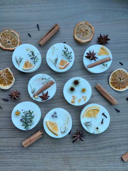Sabonete Artesanal Decorado com Flores Naturais Desidratadas