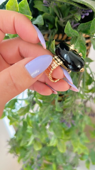 Anel Resina Preta com Pontos Dourados