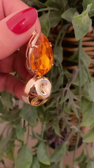 Brinco Pedra Chaton Acrilico Gota com Pingente Dourado
