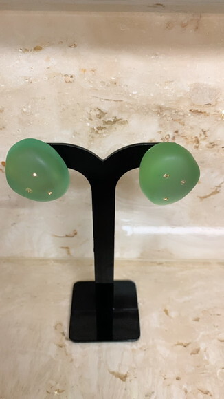 Brinco Resina Fosca Menta Pontos de Luz Dourados