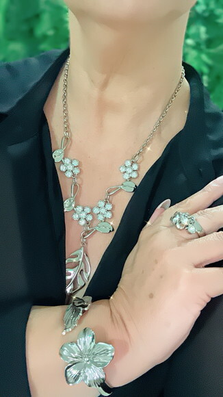 Colar Flores e Folhas Silver