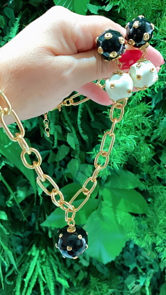 Conjunto Bolas Resinas Preta e Branco