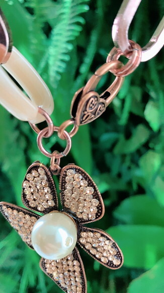 Conjunto Colar e Brinco Flor Perola Rosê