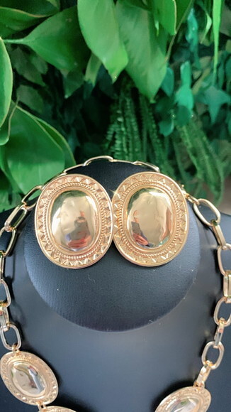 Conjunto Colar e Brinco Medalhas Douradas
