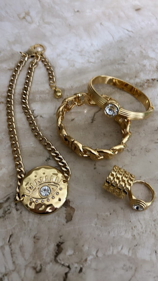 Gargantilha Isis Gold