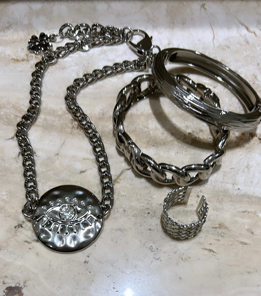 Gargantilha Isis Silver