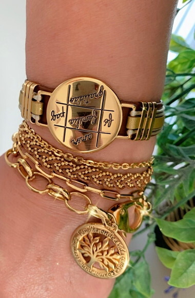 Look Medalha Familia