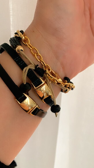 Look Preto Coração Dourado