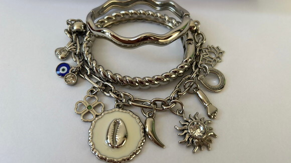 Pulseira Pingentes Prateada