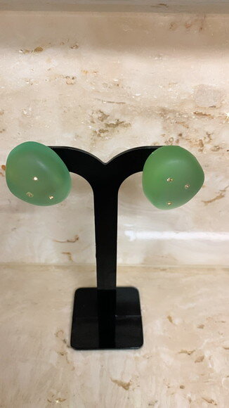 Brinco Resina Fosca Menta Pontos de Luz Dourados