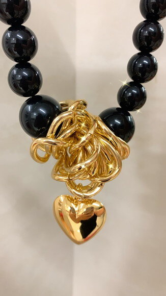 Colar Black com Pingente Coração Dourado