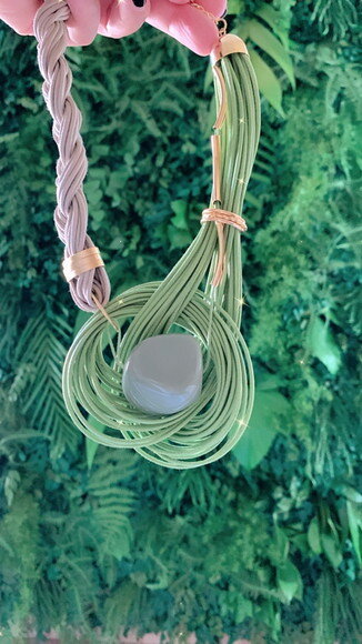 Colar Gargantilha Assimetrico Verde Militar