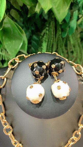 Conjunto Bolas Resinas Preta e Branco