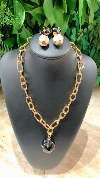 Conjunto Bolas Resinas Preta e Branco