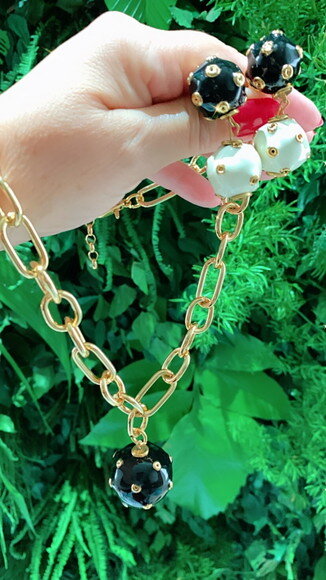 Conjunto Bolas Resinas Preta e Branco