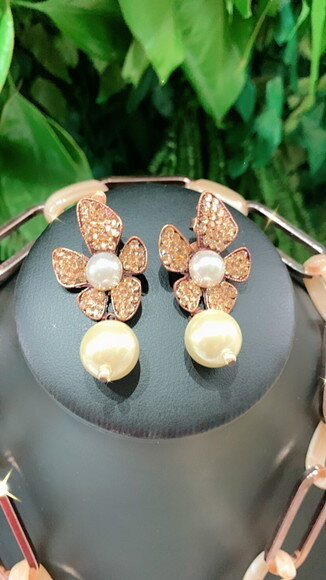 Conjunto Colar e Brinco Flor Perola Rosê