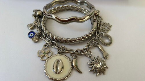 Pulseira Pingentes Prateada