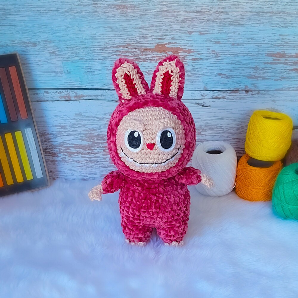 Amigurumi modelo Labubu