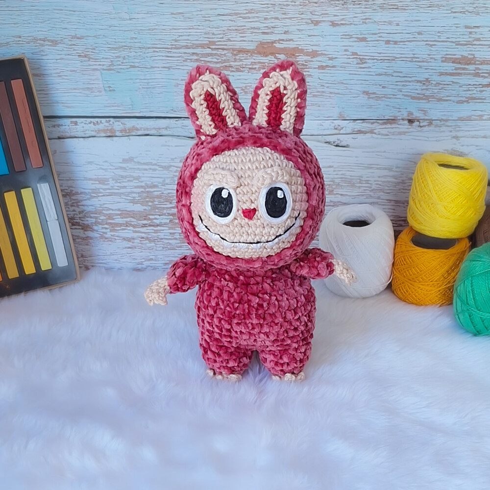 Amigurumi modelo Labubu
