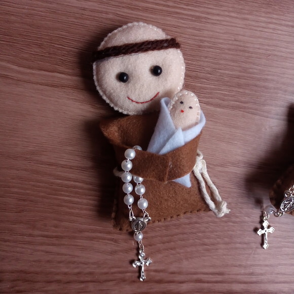 Lembrancinha Santo Antônio em Feltro