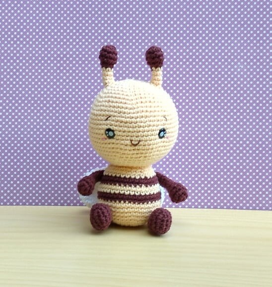 Abelha Mia Amigurumi - Jardim encantado