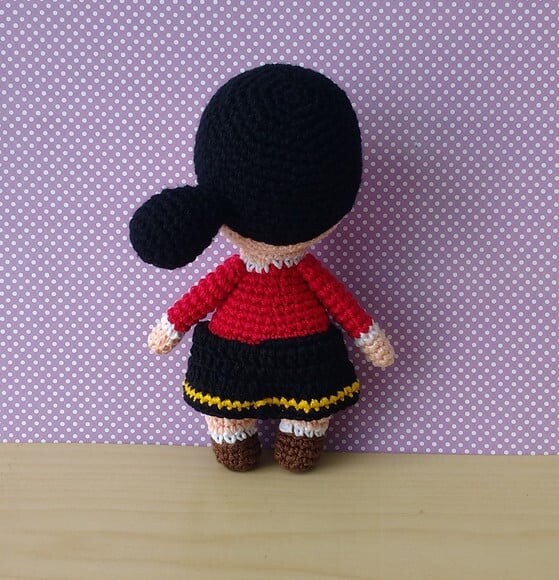 Boneca Olívia Palito Amigurumi